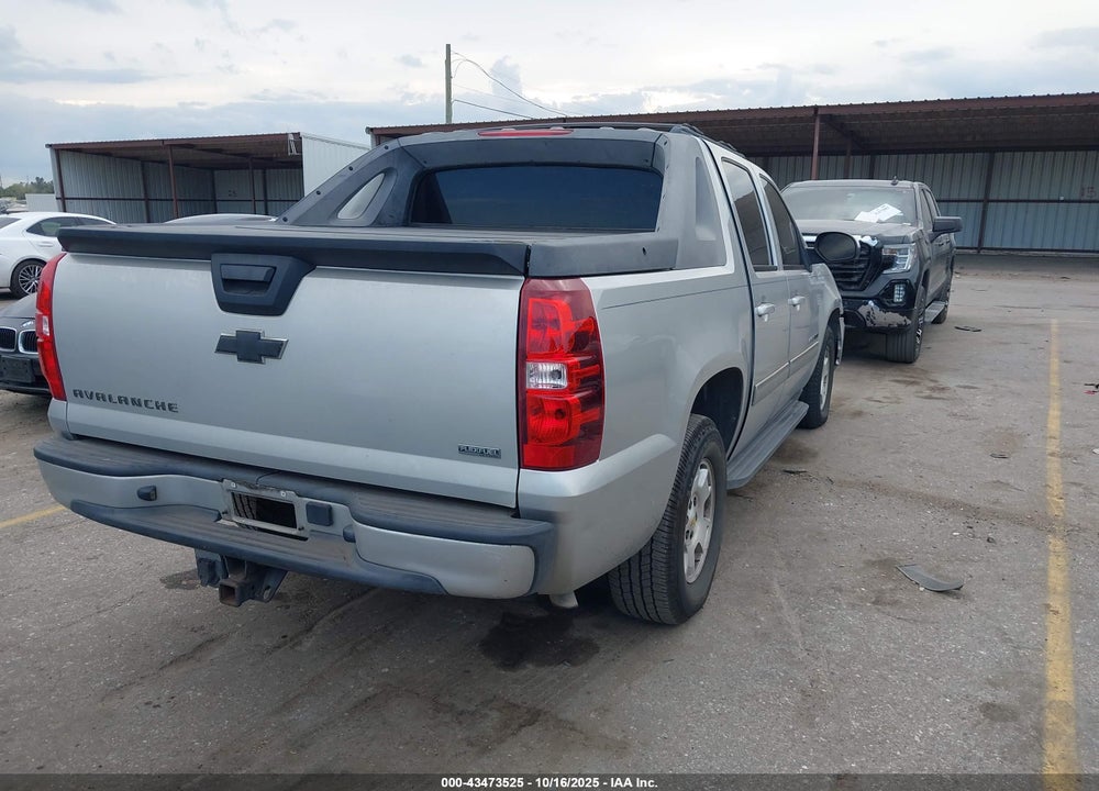 2011 CHEVROLET AVALANCHE 1500 LS VIN: 3GNMCEE01BG352301