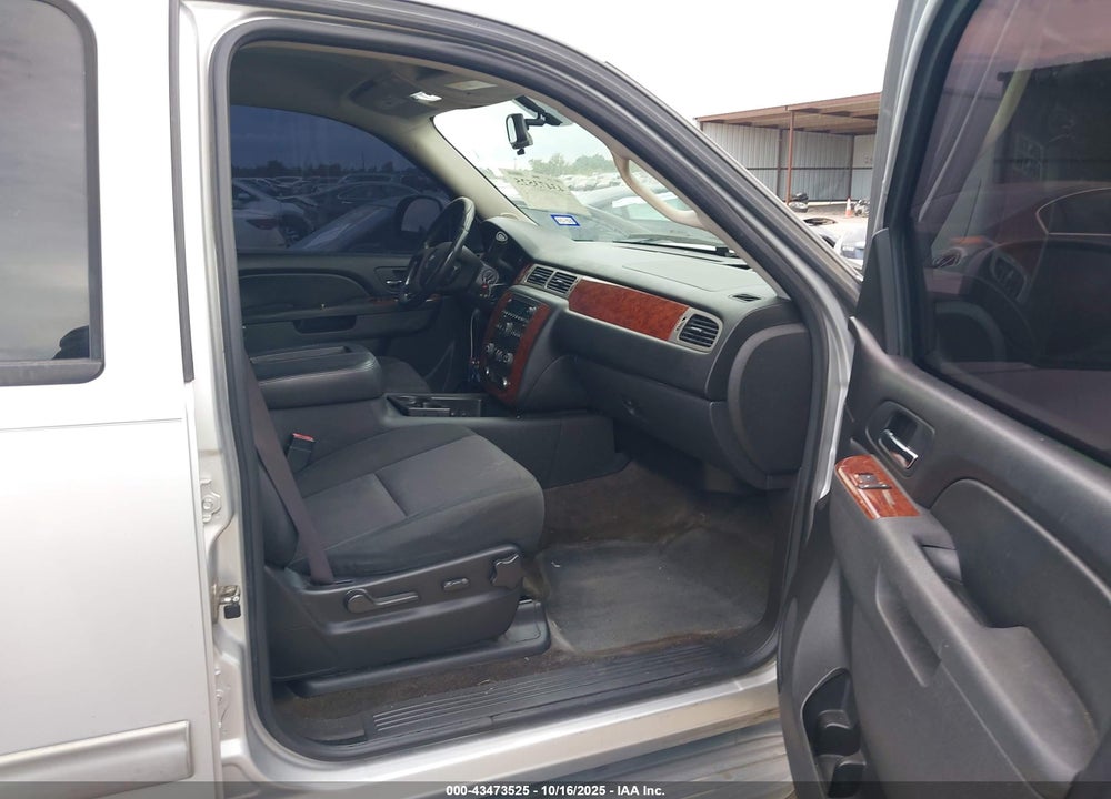 2011 CHEVROLET AVALANCHE 1500 LS VIN: 3GNMCEE01BG352301