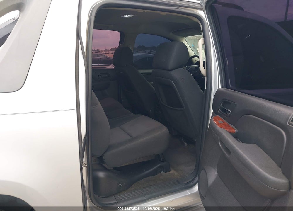 2011 CHEVROLET AVALANCHE 1500 LS VIN: 3GNMCEE01BG352301
