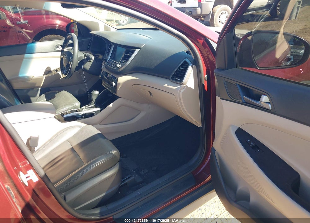 2018 HYUNDAI TUCSON VALUE VIN: KM8J3CA25JU644595