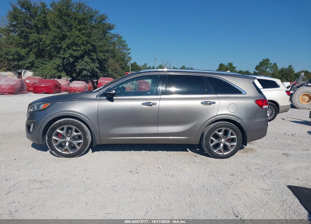 2016 KIA SORENTO 3.3L SX VIN: 5XYPK4A53GG185479