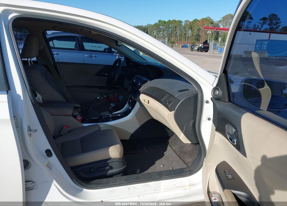 2013 HONDA ACCORD VIN: 1HGCR2F86DA202726