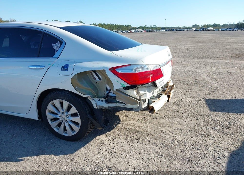 2013 HONDA ACCORD VIN: 1HGCR2F86DA202726