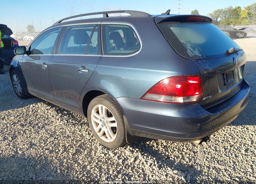 2010 VOLKSWAGEN JETTA VIN: 3VWPL8AJ7AM692104