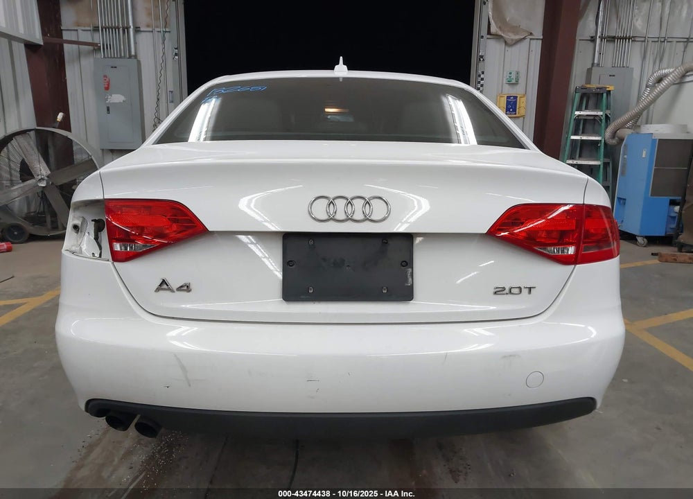 2011 AUDI A4 VIN: WAUAFAFL2BN036592