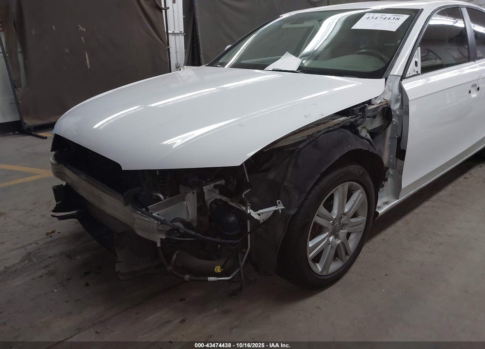 2011 AUDI A4 VIN: WAUAFAFL2BN036592