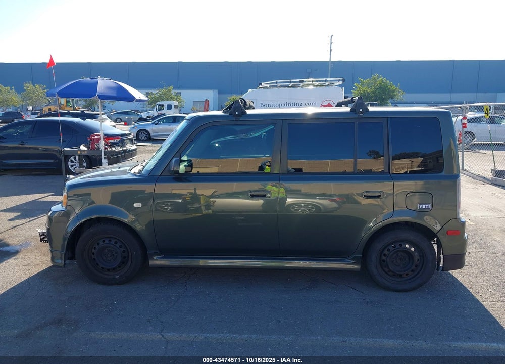 2004 SCION XB VIN: JTLKT324X40156784