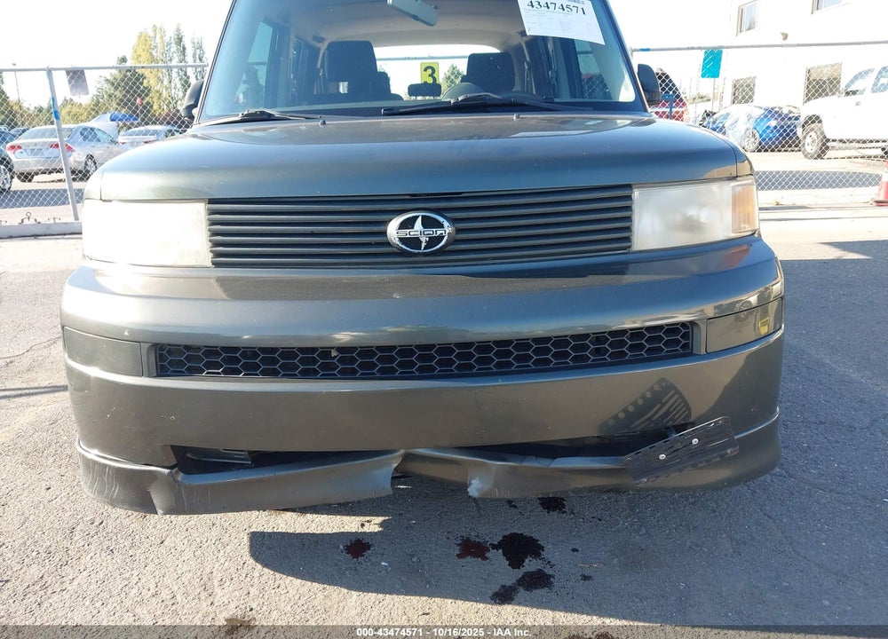 2004 SCION XB VIN: JTLKT324X40156784