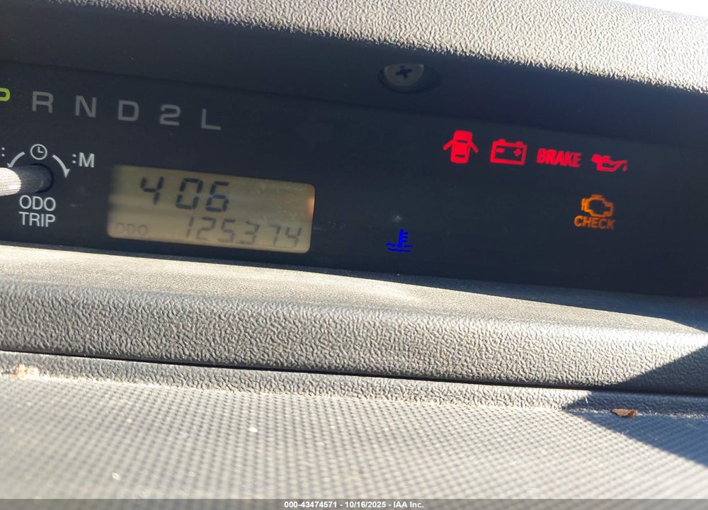 2004 SCION XB VIN: JTLKT324X40156784