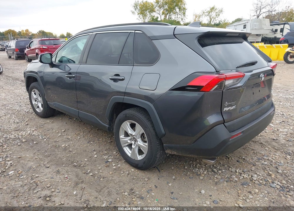 2021 TOYOTA RAV4 XLE VIN: 2T3P1RFV9MC175224