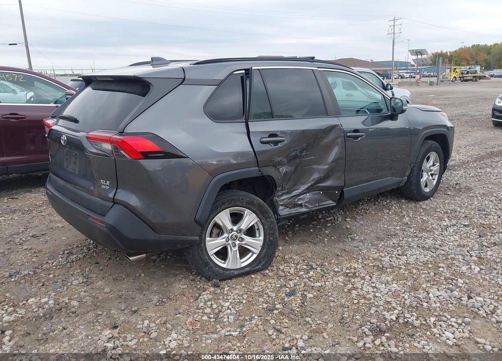 2021 TOYOTA RAV4 XLE VIN: 2T3P1RFV9MC175224