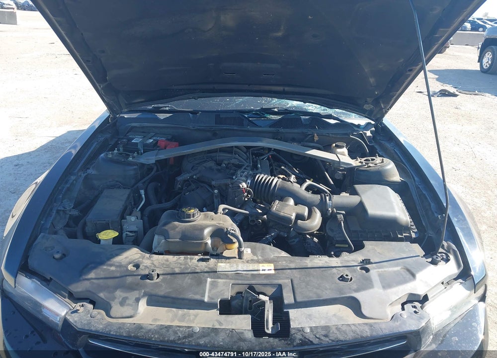 2011 FORD MUSTANG V6 PREMIUM VIN: 1ZVBP8EM9B5157303