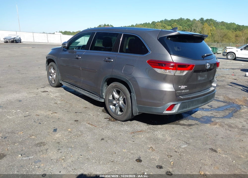 2017 TOYOTA HIGHLANDER LIMITED/PLATINUM VIN: 5TDYZRFH0HS200718