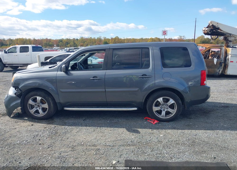 2012 HONDA PILOT VIN: 5FNYF4H75CB011303