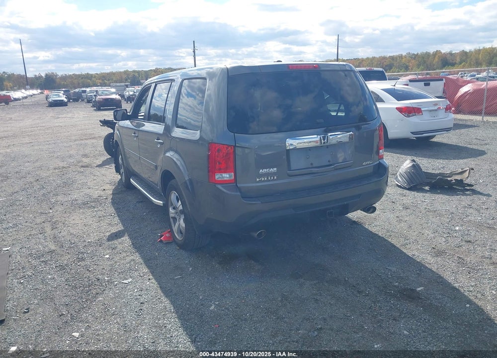 2012 HONDA PILOT VIN: 5FNYF4H75CB011303