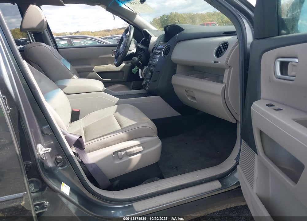 2012 HONDA PILOT VIN: 5FNYF4H75CB011303