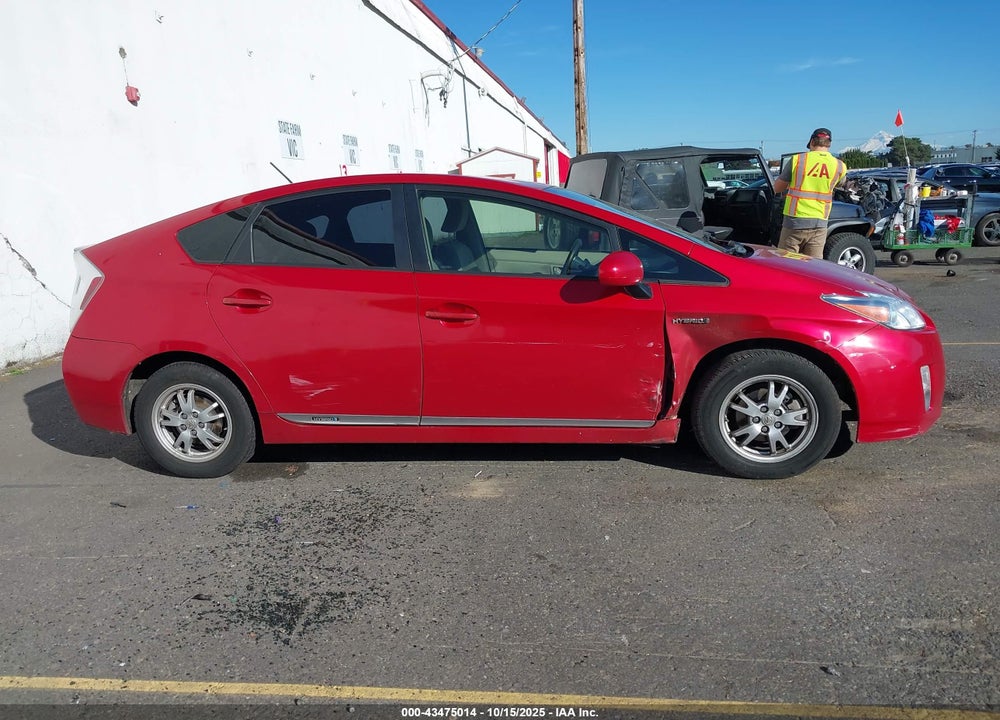 2011 TOYOTA PRIUS TWO VIN: JTDKN3DU2B5360787