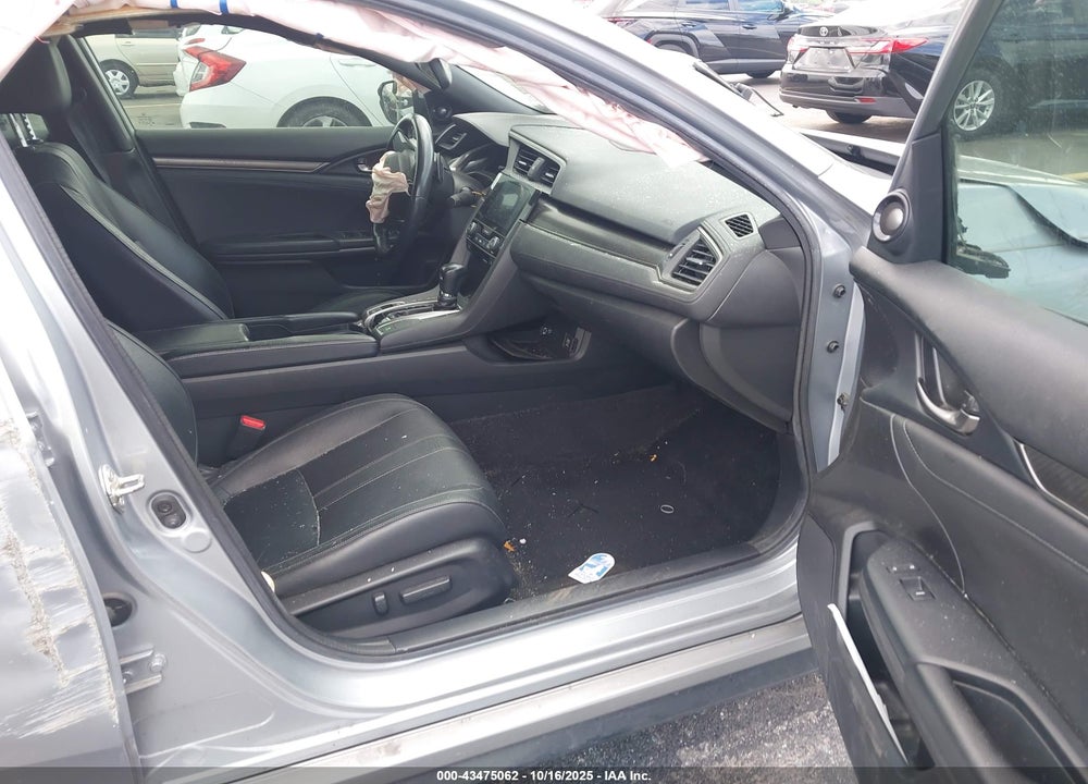 2018 HONDA CIVIC SPORT TOURING VIN: SHHFK7H92JU202369