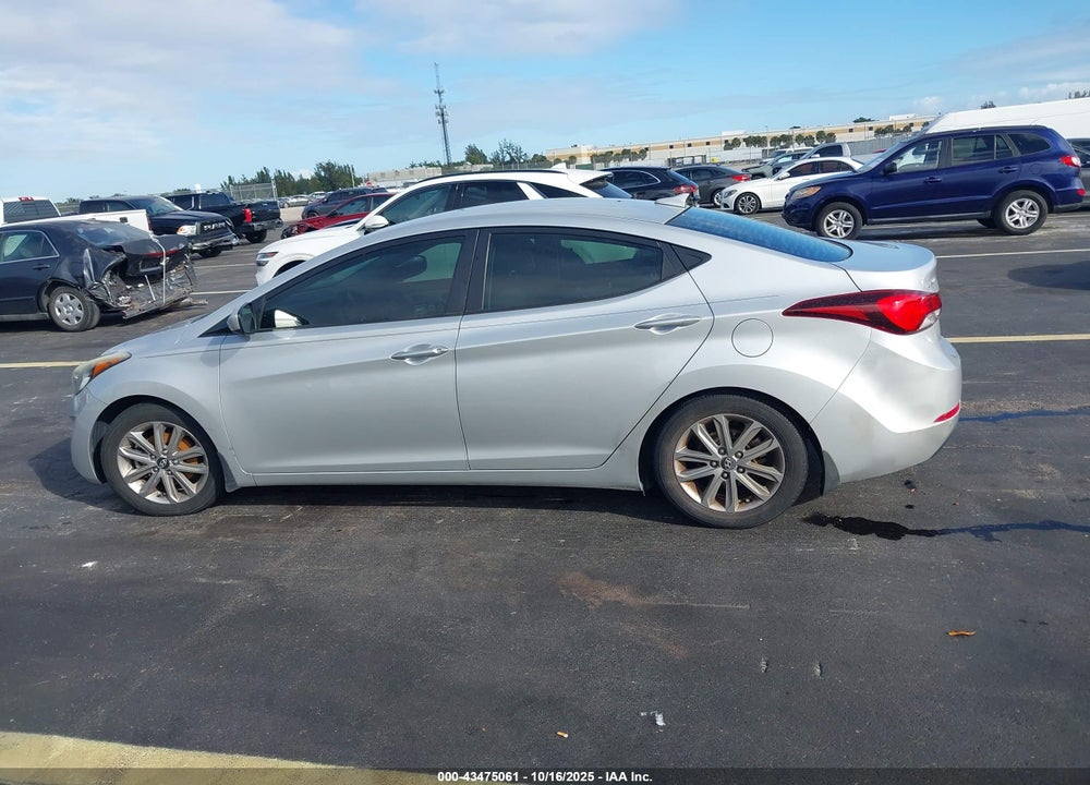 2016 HYUNDAI ELANTRA SE VIN: 5NPDH4AE8GH656746