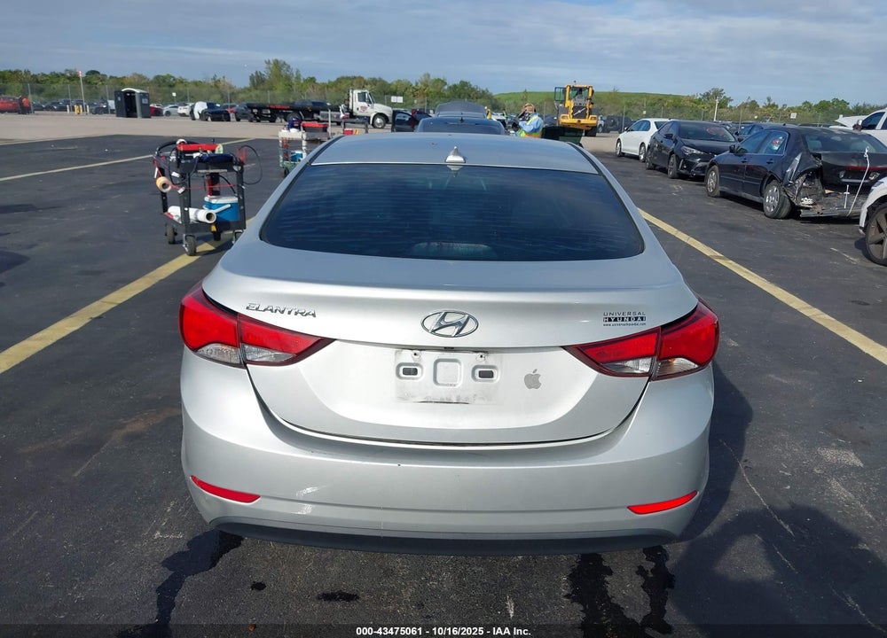 2016 HYUNDAI ELANTRA SE VIN: 5NPDH4AE8GH656746