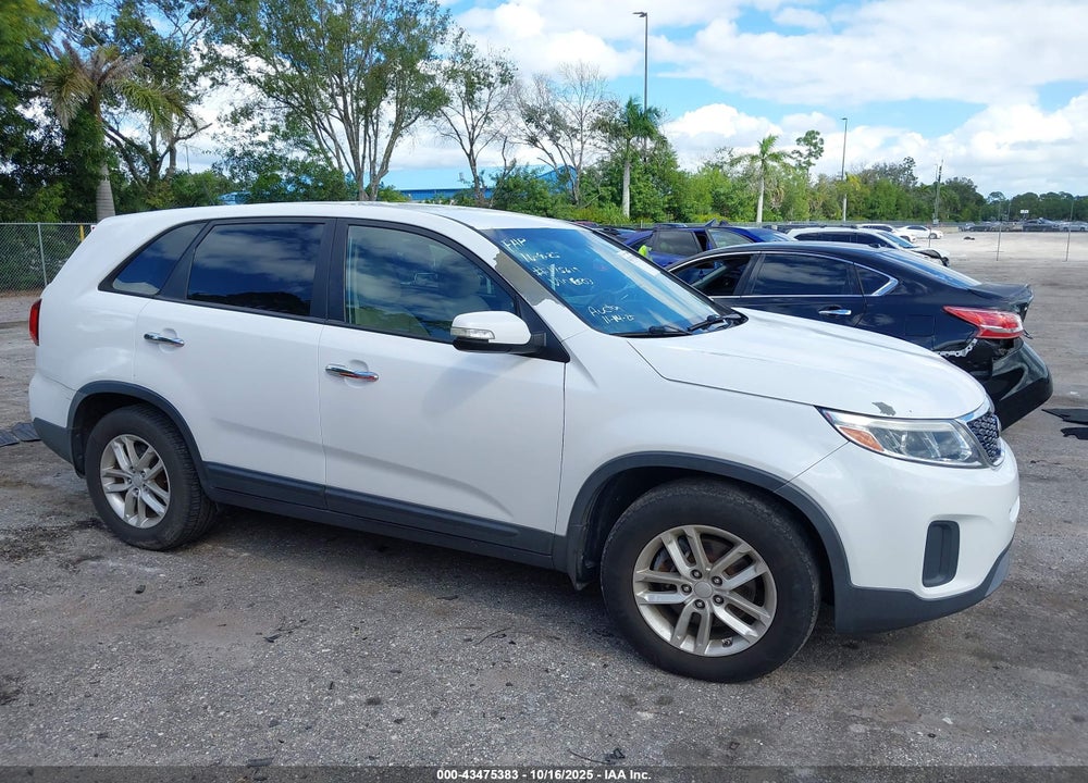 2014 KIA SORENTO VIN: 5XYKT3A65EG526503