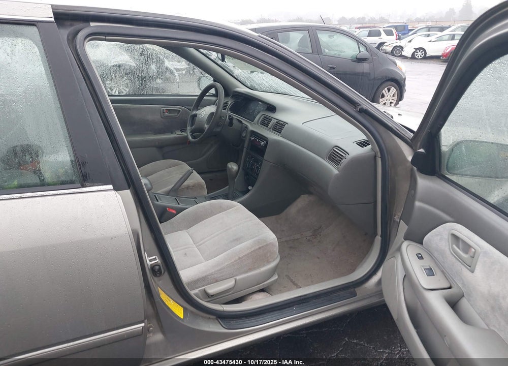 1998 TOYOTA CAMRY LE V6 VIN: JT2BF28K5W0094080
