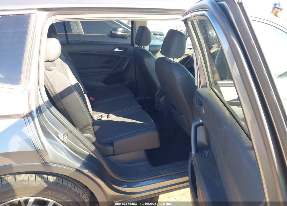 2019 VOLKSWAGEN TIGUAN 2.0T SE/2.0T SEL/2.0T SEL R-LINE/2.0T SEL R-LINE BLACK VIN: 3VV3B7AX2KM122422