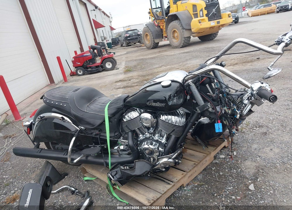 2017 INDIAN MOTORCYCLE CO. ROADMASTER VIN: 56KTRAAA9H3347217