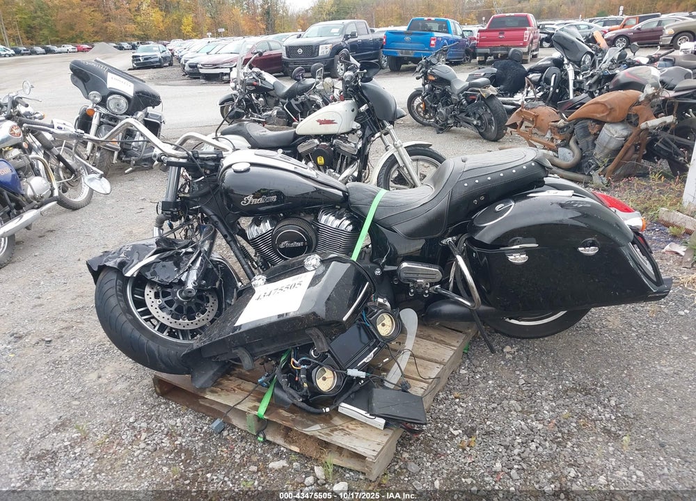 2017 INDIAN MOTORCYCLE CO. ROADMASTER VIN: 56KTRAAA9H3347217