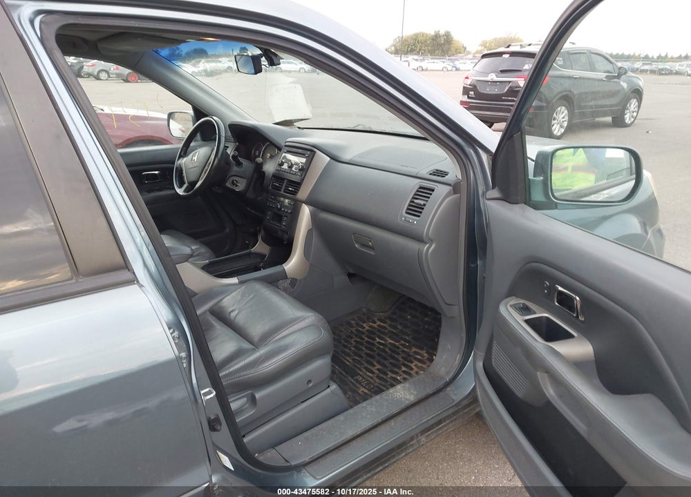 2006 HONDA PILOT EX VIN: 2HKYF185X6H538143