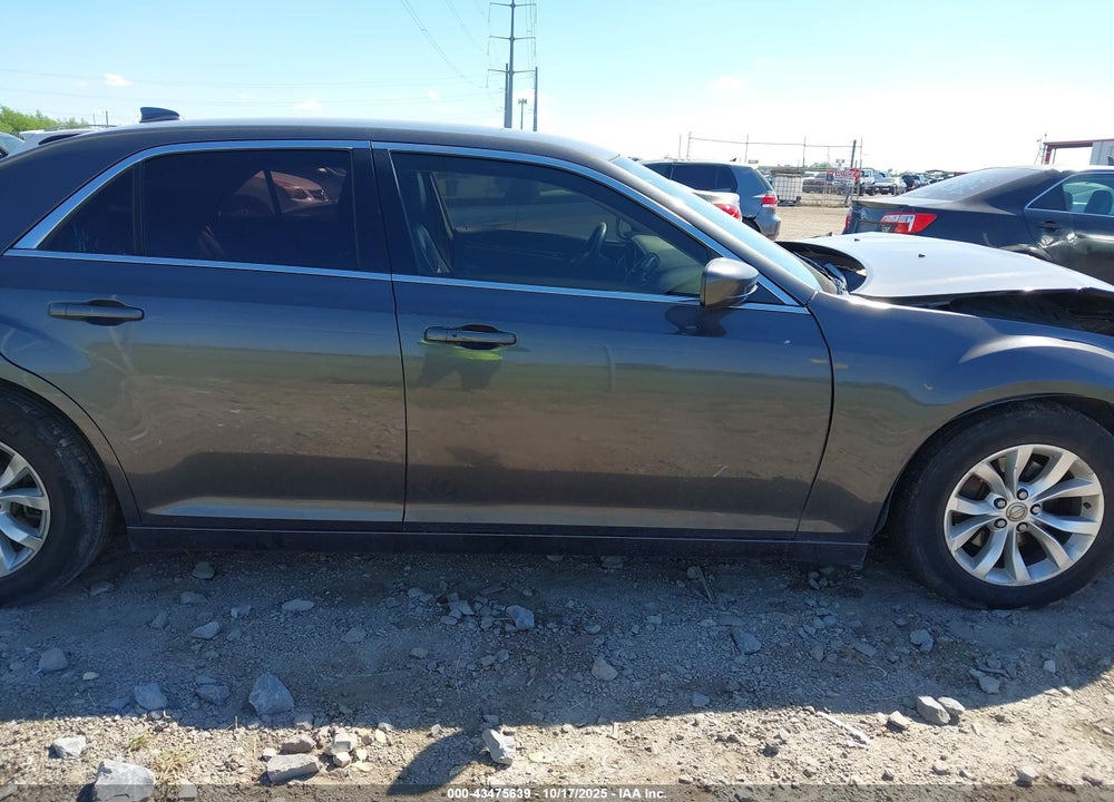 2016 CHRYSLER 300 VIN: 2C3CCAAG3GH135411