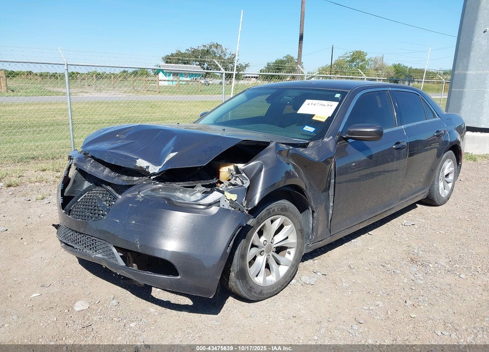 2016 CHRYSLER 300 VIN: 2C3CCAAG3GH135411