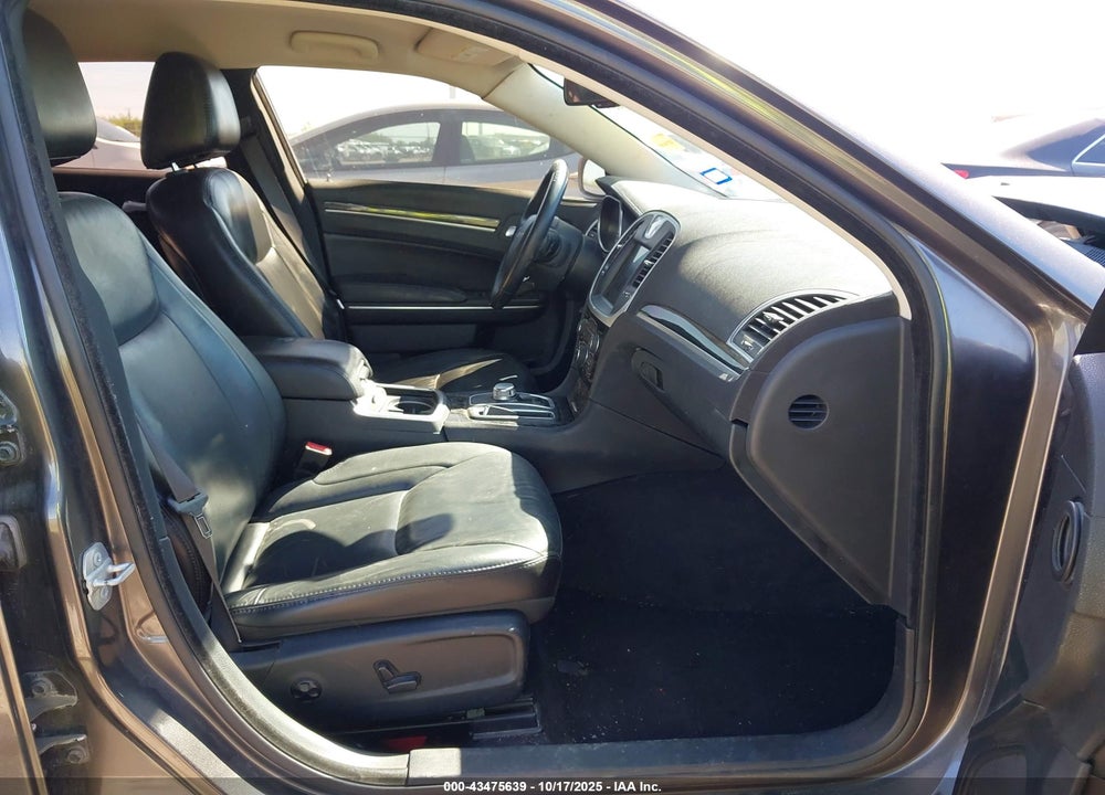 2016 CHRYSLER 300 VIN: 2C3CCAAG3GH135411