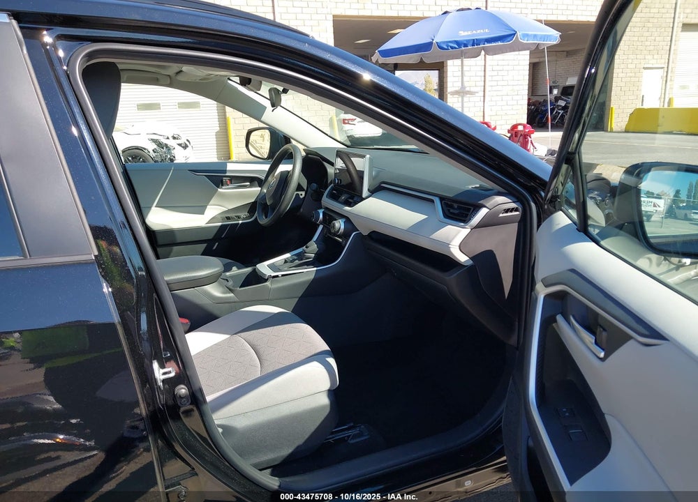 2025 TOYOTA RAV4 XLE VIN: 2T3P1RFV7SC550945