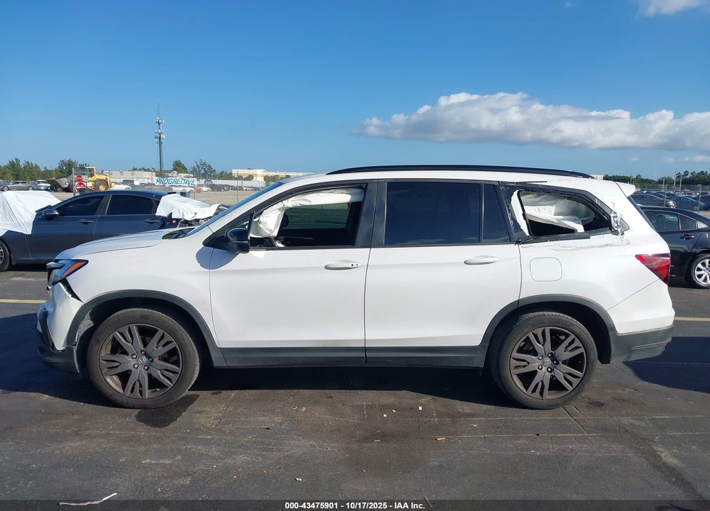 2022 HONDA PILOT VIN: 5FNYF5H39NB034735