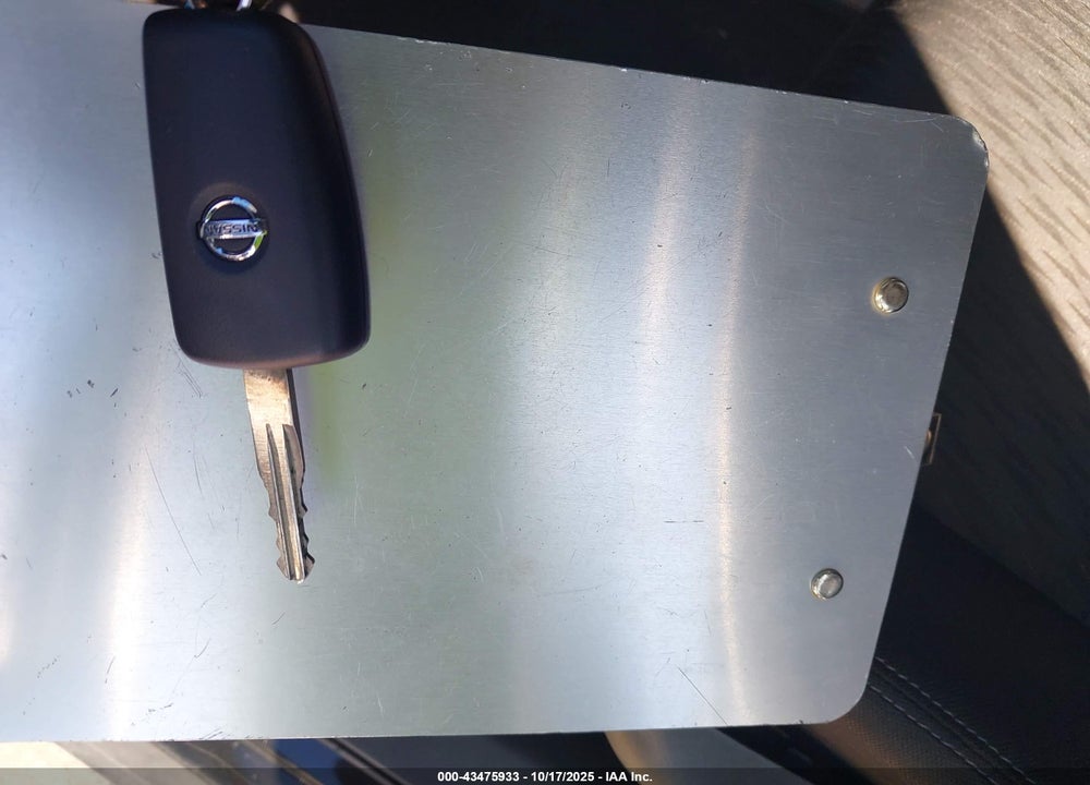 2018 NISSAN ROGUE S VIN: KNMAT2MT3JP594944