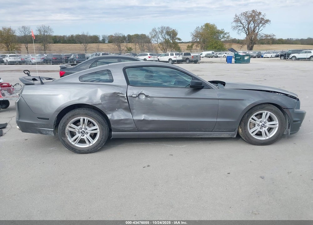 2014 FORD MUSTANG V6 VIN: 1ZVBP8AM3E5250098