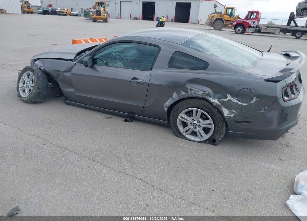 2014 FORD MUSTANG V6 VIN: 1ZVBP8AM3E5250098