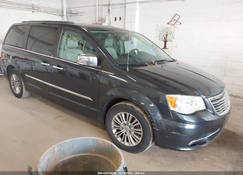 2013 CHRYSLER TOWN & COUNTRY VIN: 2C4RC1CG1DR801612