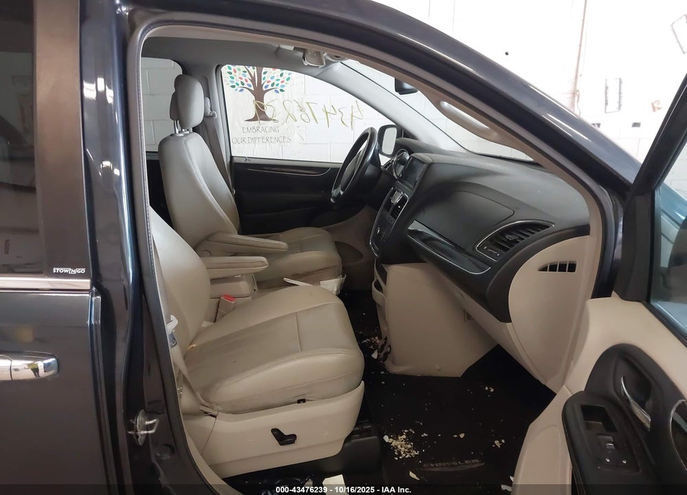 2013 CHRYSLER TOWN & COUNTRY VIN: 2C4RC1CG1DR801612