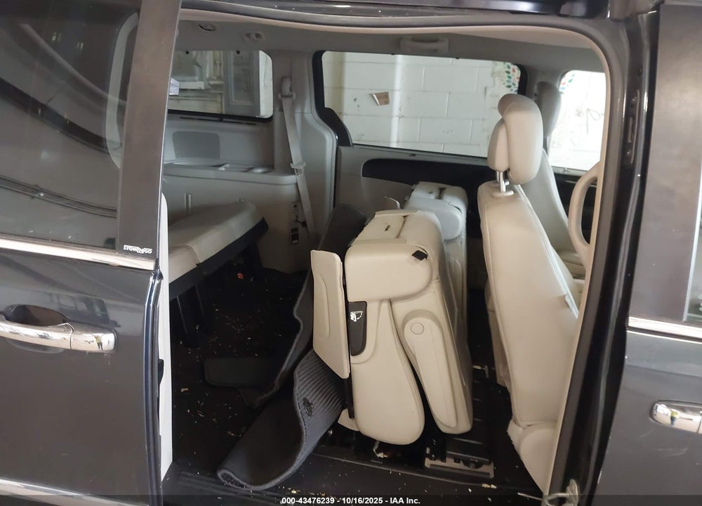 2013 CHRYSLER TOWN & COUNTRY VIN: 2C4RC1CG1DR801612