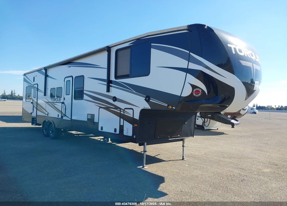 2021 HEARTLAND TORQUE 373 VIN: 5SFCG4425ME453449