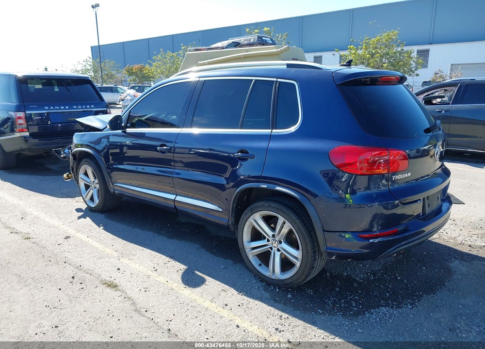 2016 VOLKSWAGEN TIGUAN VIN: WVGAV7AX9GW085420