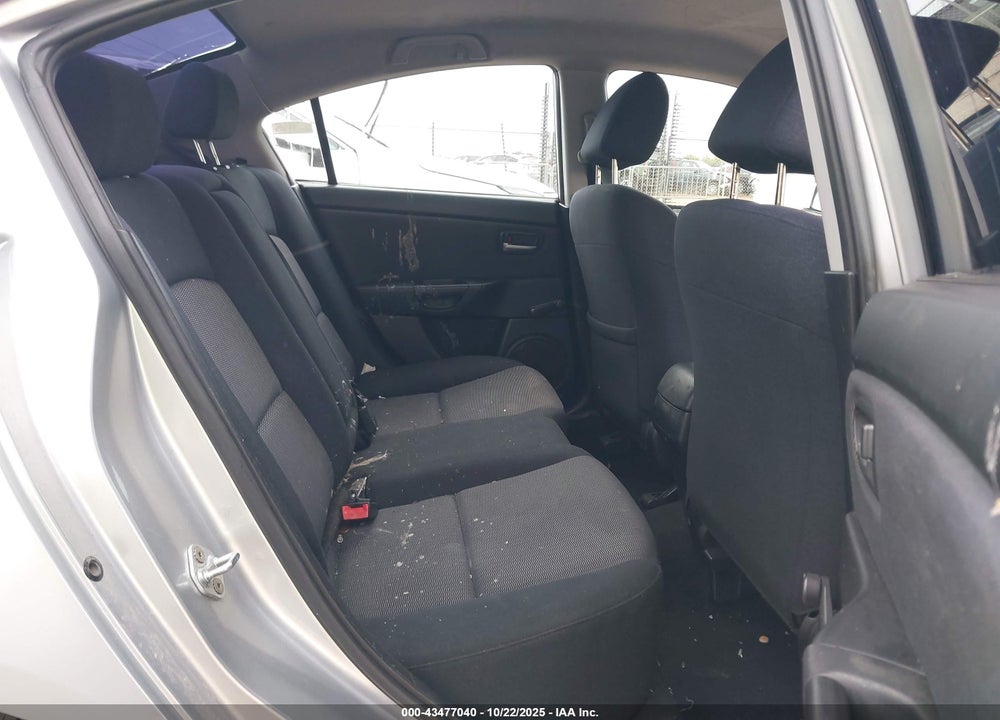 2008 MAZDA 3 I SPORT VIN: JM1BK12G181870221