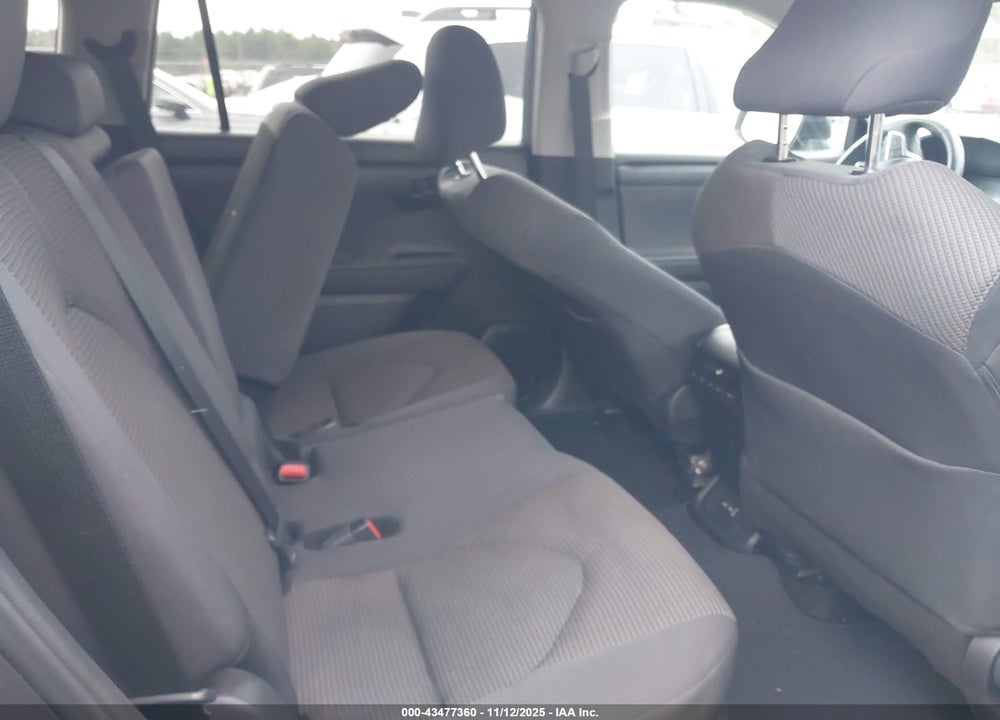 2025 TOYOTA HIGHLANDER LE VIN: 5TDKDRAH1SS551429