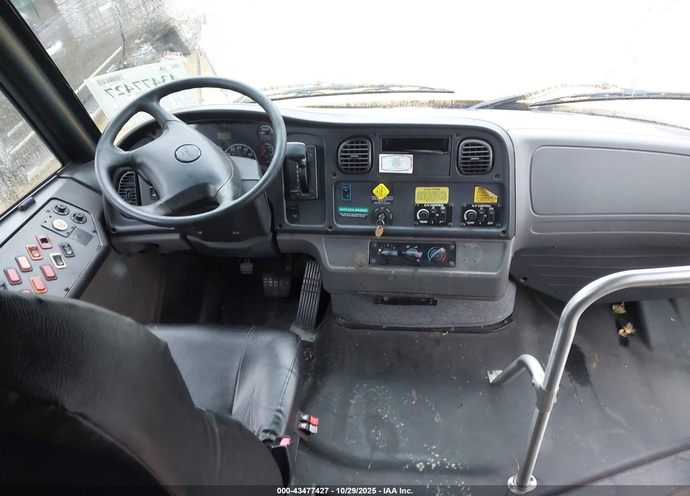 2013 FREIGHTLINER CHASSIS B2B VIN: 4UZABRDT2DCFA5172