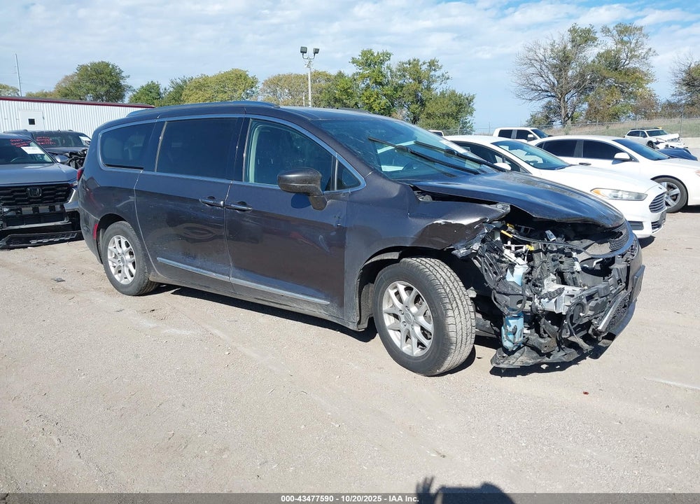 2020 CHRYSLER PACIFICA TOURING L VIN: 2C4RC1BG0LR285811