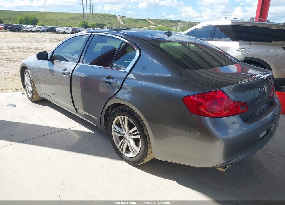 2015 INFINITI Q40 VIN: JN1CV6AP1FM580506