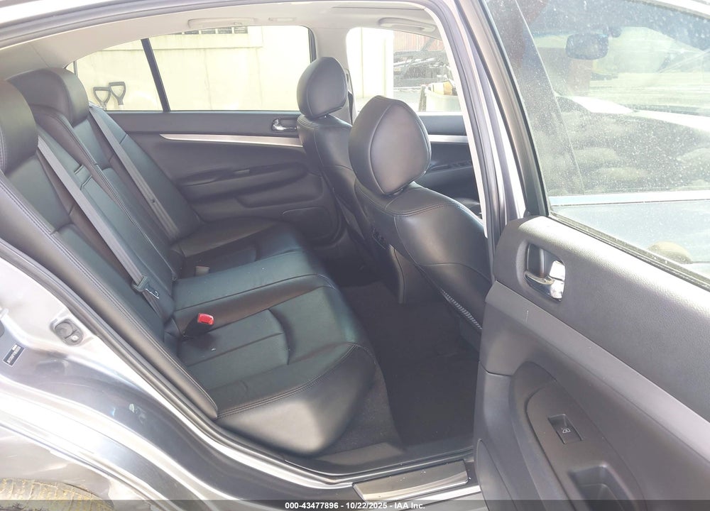 2015 INFINITI Q40 VIN: JN1CV6AP1FM580506