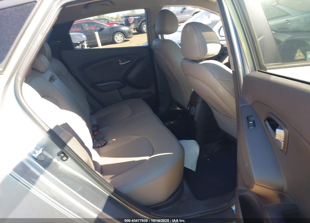 2015 HYUNDAI TUCSON SE VIN: KM8JUCAG0FU117922